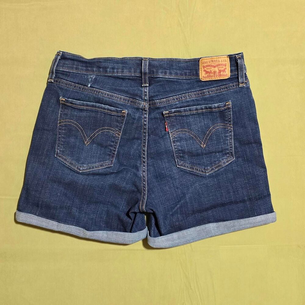 Levi’s Women's Mid-Length Cuffed Denim Shorts women's size 30